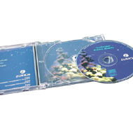 nadruk na pycie CD z koldami identyczny z motywem okadki pyty oraz wkadki pod tray'em